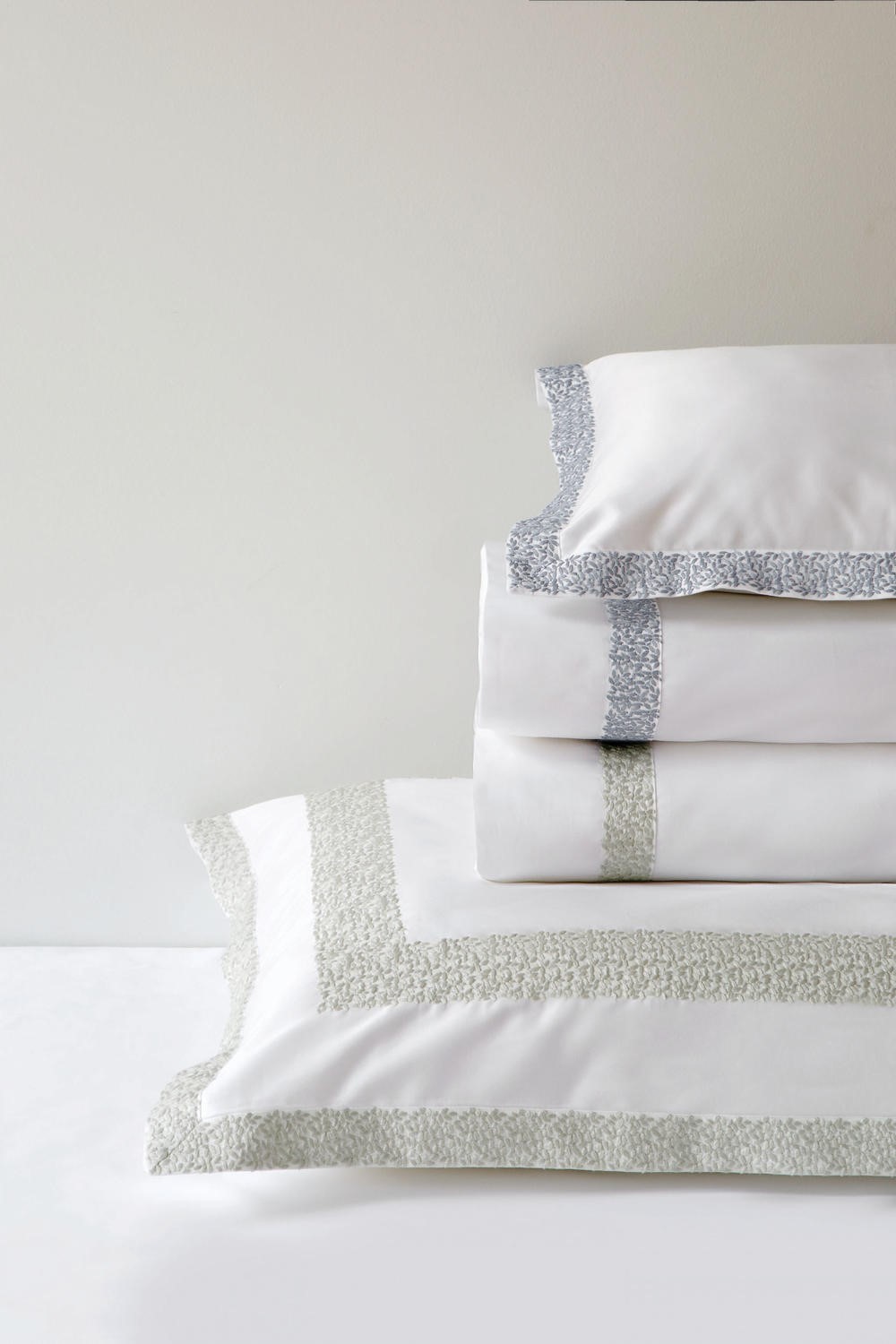 MALONE Standard shams white blue Bovi Fine Linens